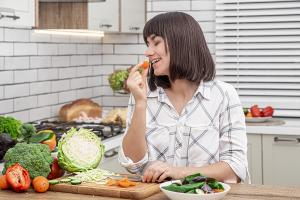 Bí mật sức khỏe: Ăn rau trước khi ăn cơm có tốt hơn?